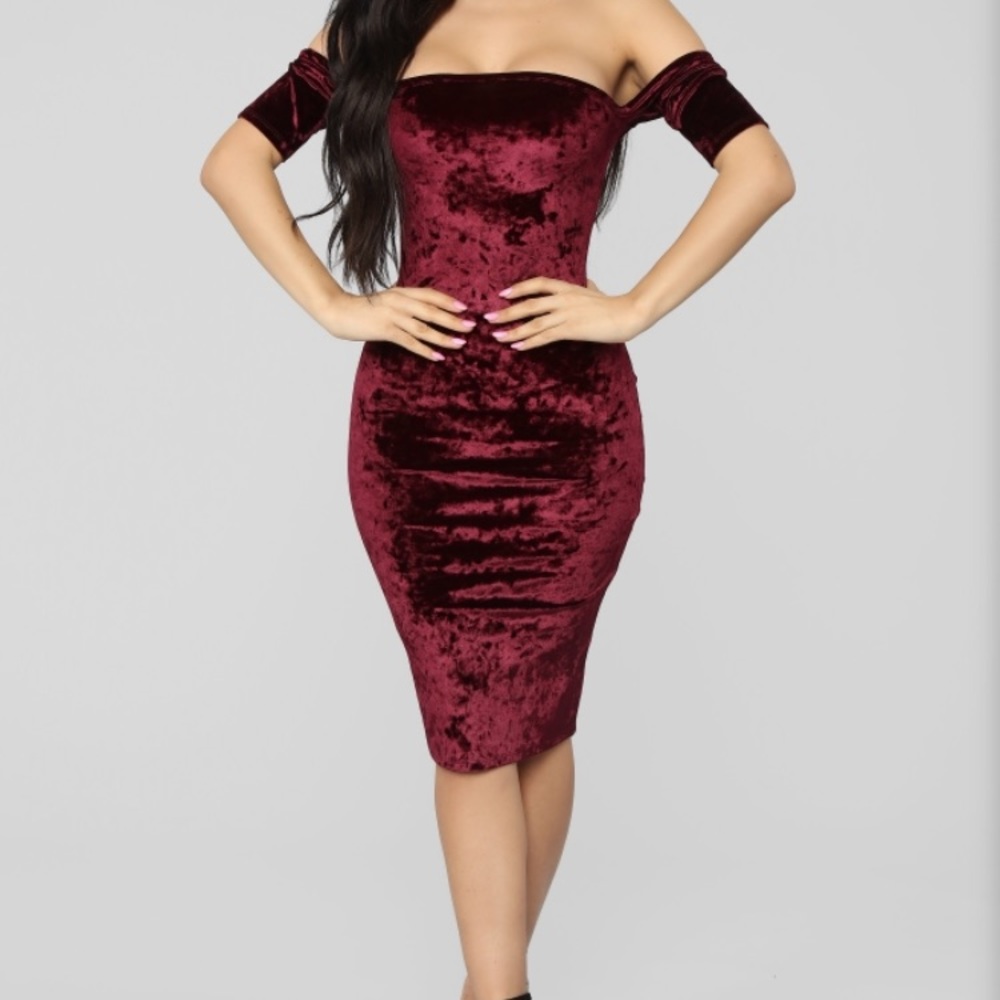 Off the shoulder velvet midi dress